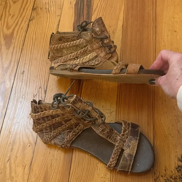 Roan Brown Gladiator Sandals for Women - Picture 5 of 7